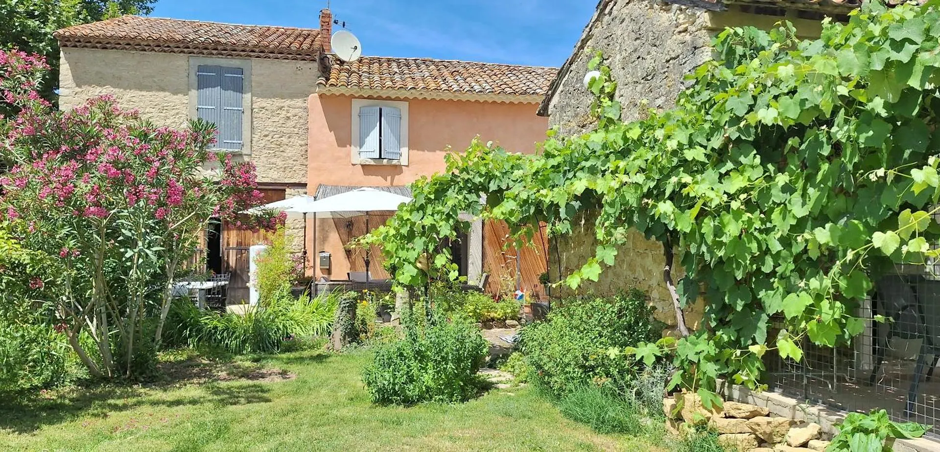 הוילה מונטה Complexe Dans Un Grand Mas Provencal En Campagne Avec Piscine Privee צרפת