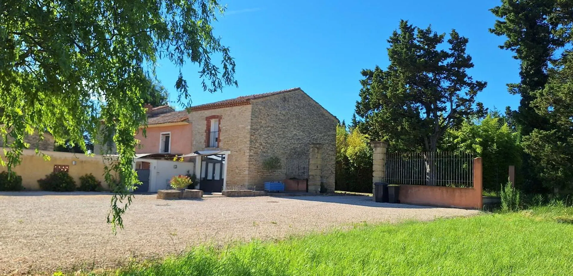 הוילה מונטה Complexe Dans Un Grand Mas Provencal En Campagne Avec Piscine Privee בית נופש
