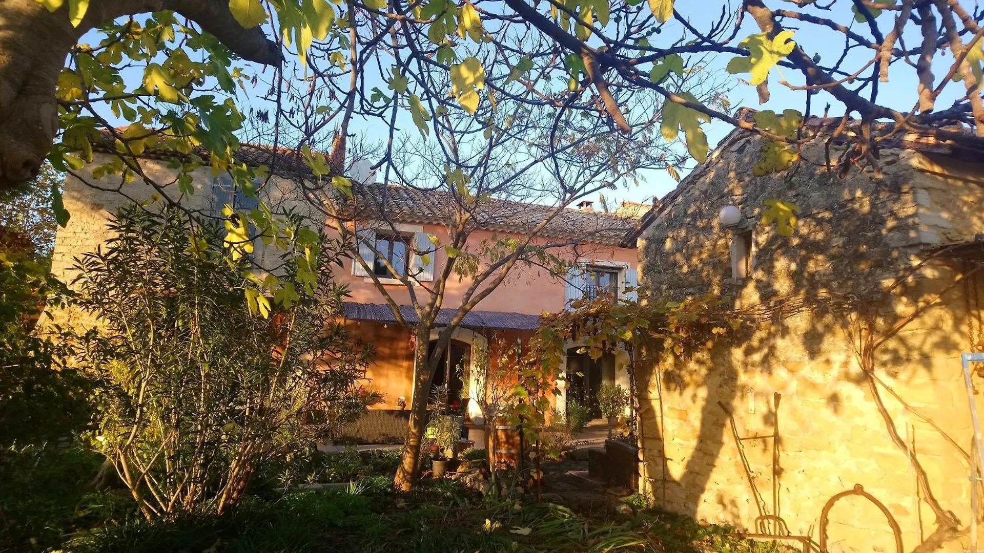 הוילה מונטה Complexe Dans Un Grand Mas Provencal En Campagne Avec Piscine Privee 0*,  צרפת